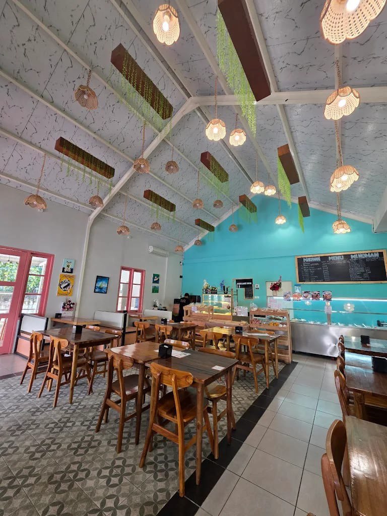 Disewakan Eks Cafe Komersial Premium di Raya Telaga Utama Citraland Surabaya Barat - Thumbnail 2