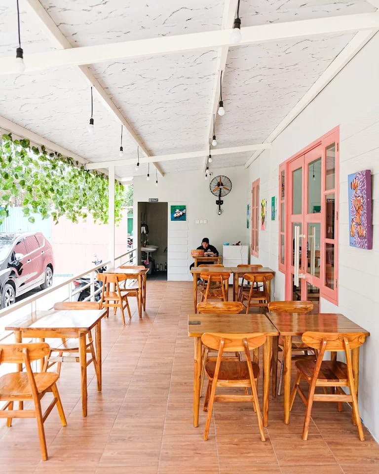 Disewakan Eks Cafe Komersial Premium di Raya Telaga Utama Citraland Surabaya Barat - Thumbnail 4