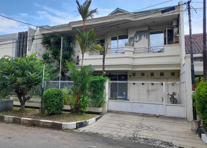 Dijual Rumah Bagus Siap Huni di Hunian Darmo Baru Surabaya Barat - Image 1