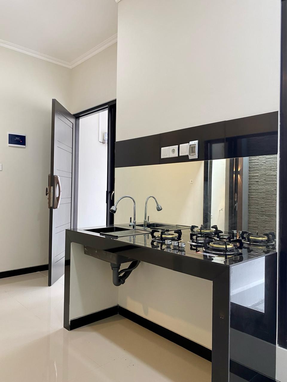 Dijual/Disewakan Rumah Minimalis di Kutisari Surabaya Selatan - Thumbnail 2