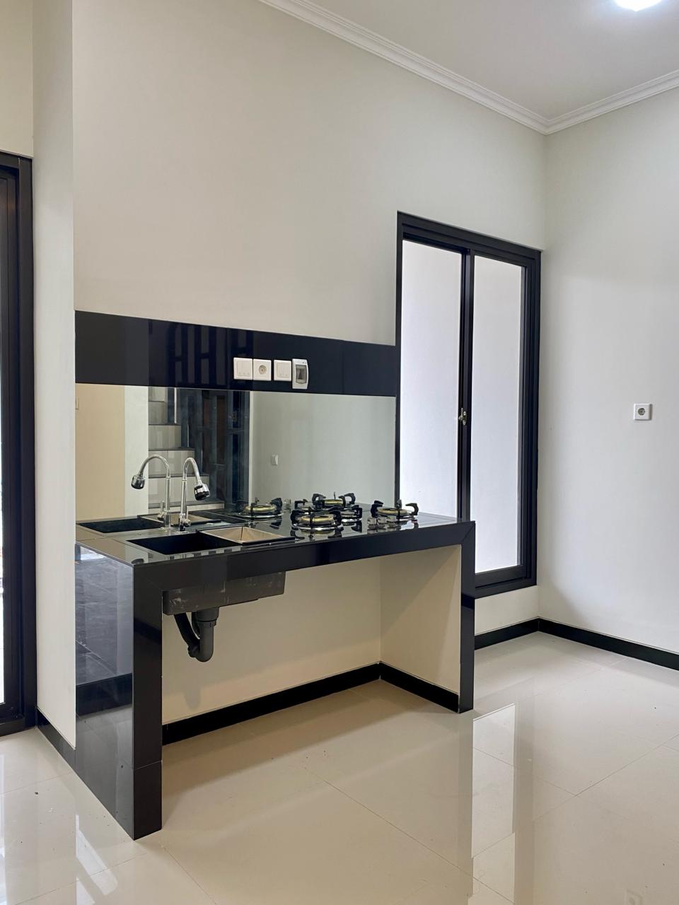 Dijual/Disewakan Rumah Minimalis di Kutisari Surabaya Selatan - Thumbnail 4