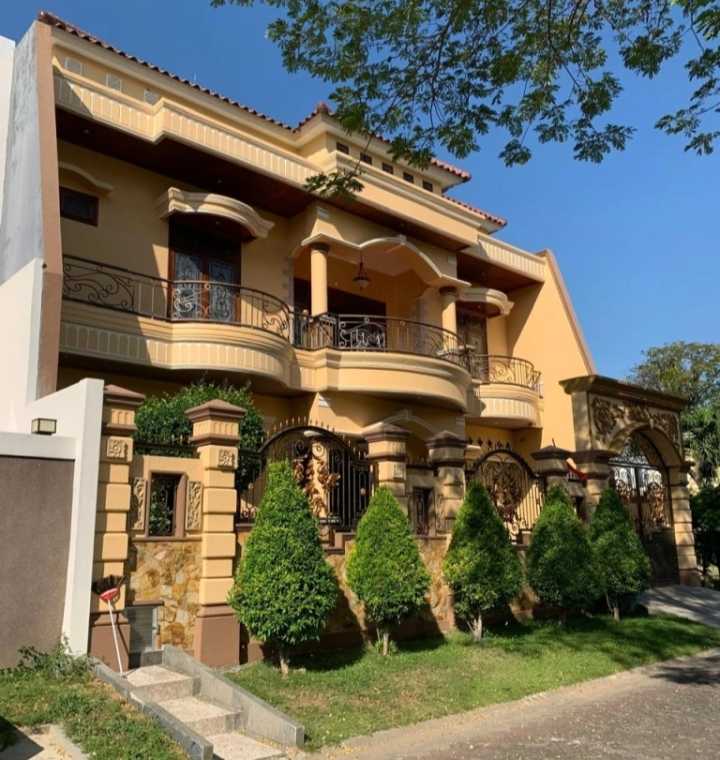 Dijual Rumah Classic Siap Huni Lokasi Strategis di Pakuwon City Surabaya Timur - Image 1