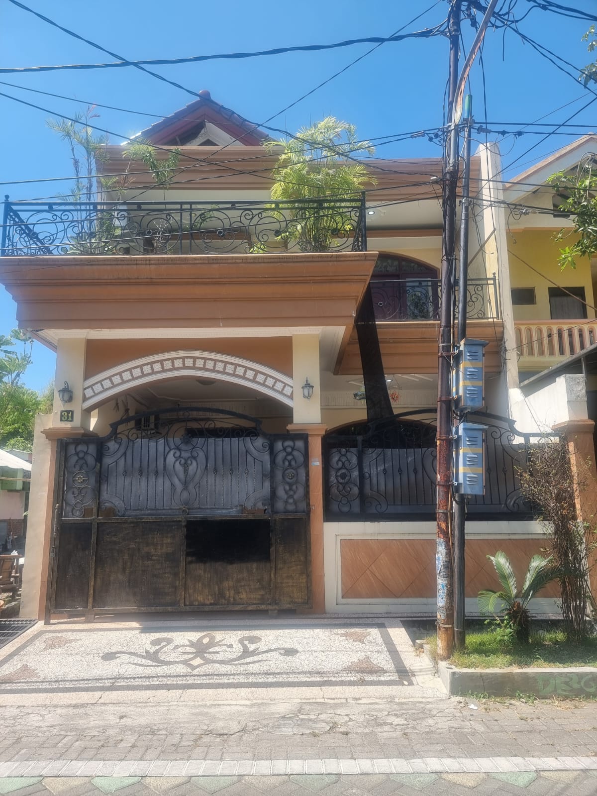 Dijual Rumah Strategis Lokasi di Dukuh Kupang Surabaya Barat - Image 1