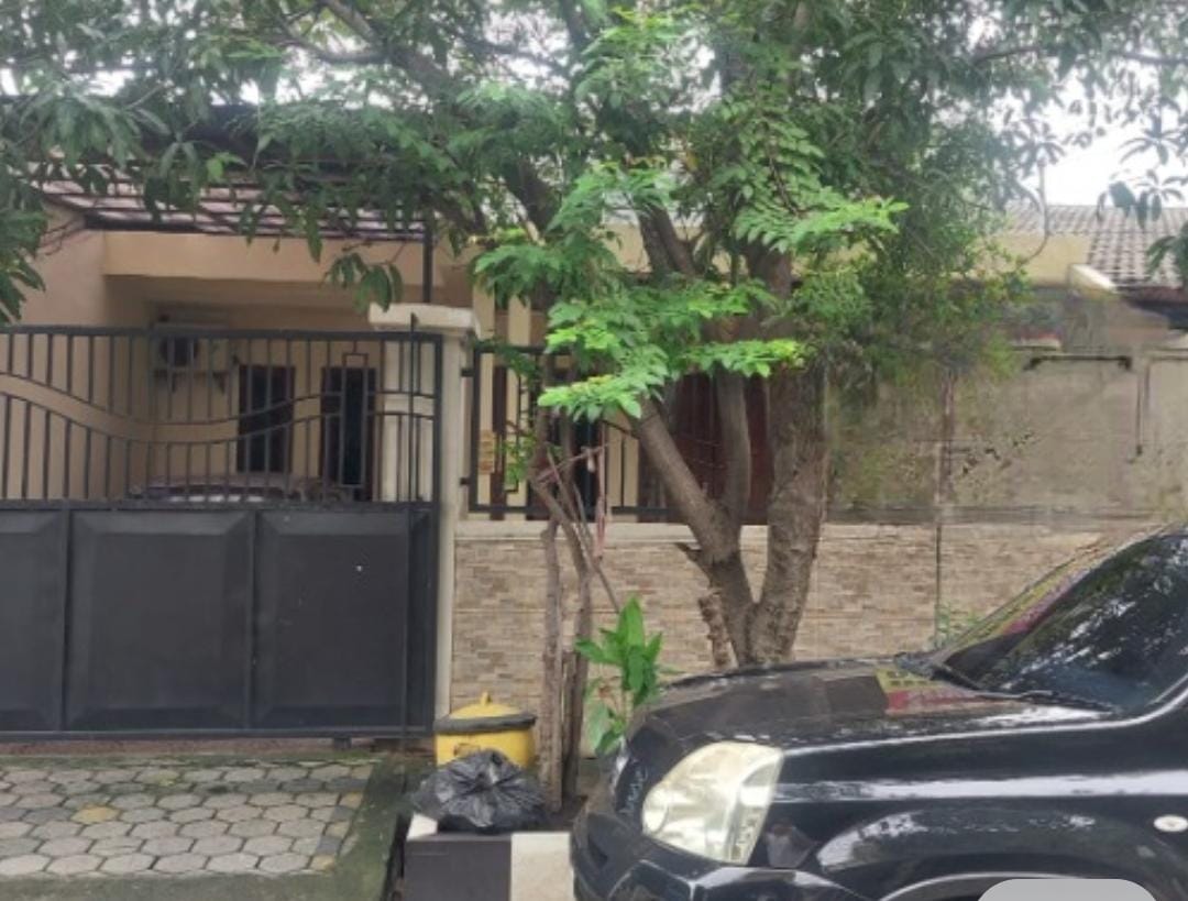 Dijual / Disewakan Rumah Nyaman Lokasi Strategis di BarataJaya Surabaya Timur - Image 1