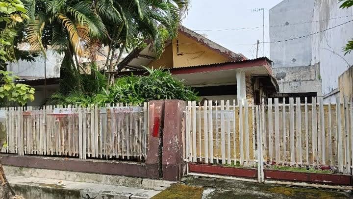 Dijual Rumah Lokasi Strategis di Ngagel Jaya Tengah Surabaya Timur - Image 1