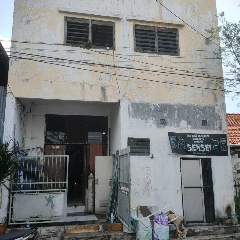 Dijual Rumah 3,5 Lantai Cocok untuk Usaha Strategis di Jalan Dupak Surabaya Pusat - Image 1