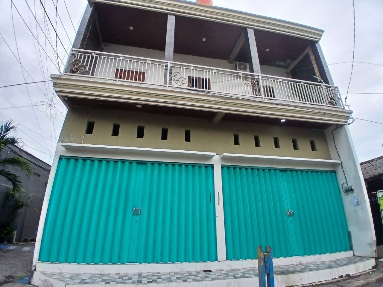 Disewakan Ruko 2 Lantai Jejer 2unit di Petemon Surabaya Selatan - Image 1