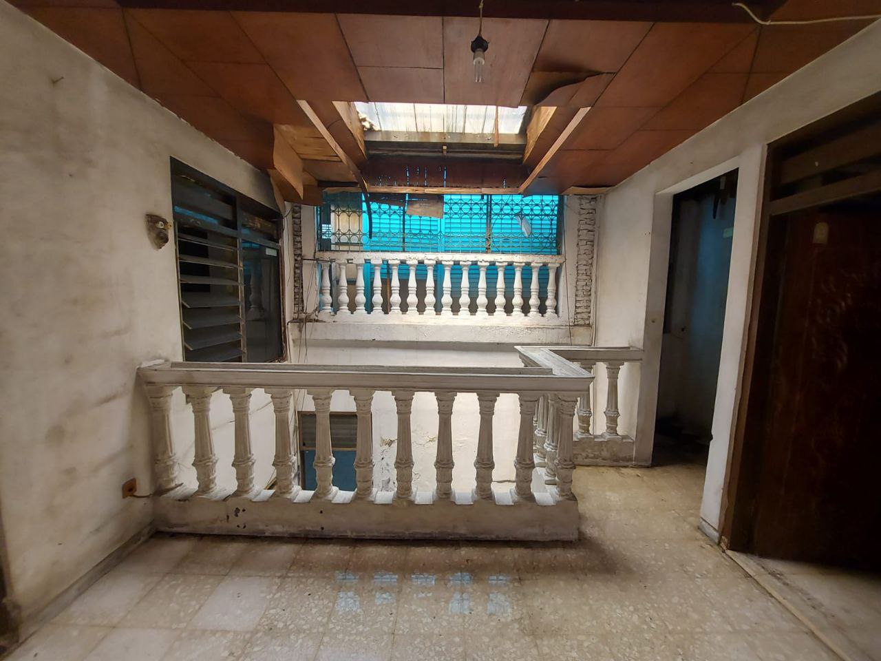 Disewakan Ruko Strategis di Jalan Raya Manyar Surabaya Timur - Thumbnail 2