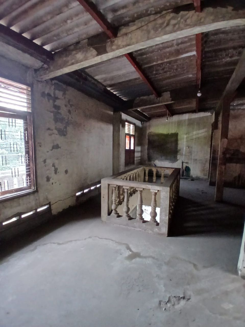 Disewakan Ruko Strategis di Jalan Raya Manyar Surabaya Timur - Thumbnail 7