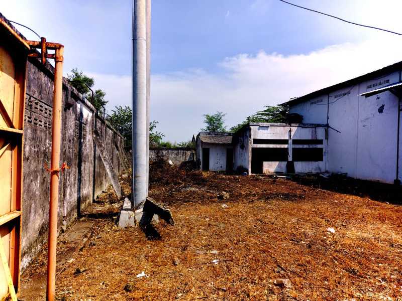 Dijual/Disewakan Gudang Lokasi Strategis Nol Jalan Raya Utama di Pundut Trate Benjeng Gresik - Image 1