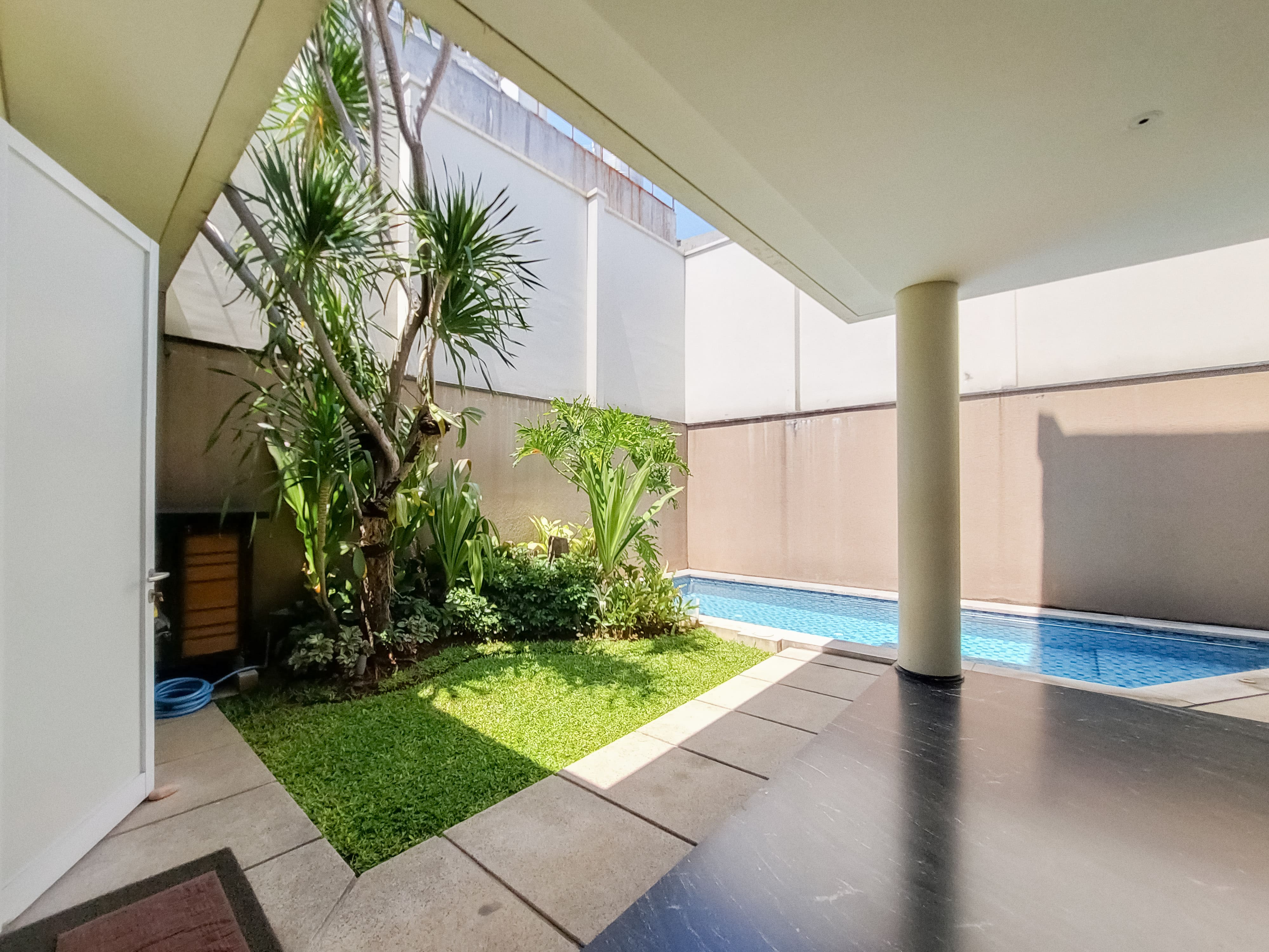 Dijual Rumah Mewah di Margorejo Indah Surabaya Selatan - Thumbnail 5