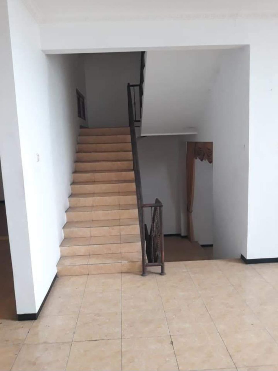 Dijual Rumah Bagus 2,5 Lantai di Sakura Regency Surabaya Selatan - Thumbnail 6