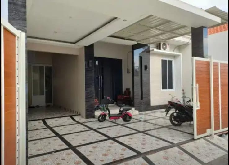 Dijual Rumah Strategis Siap Huni Lokasi di Taman Sidoarjo - Image 1