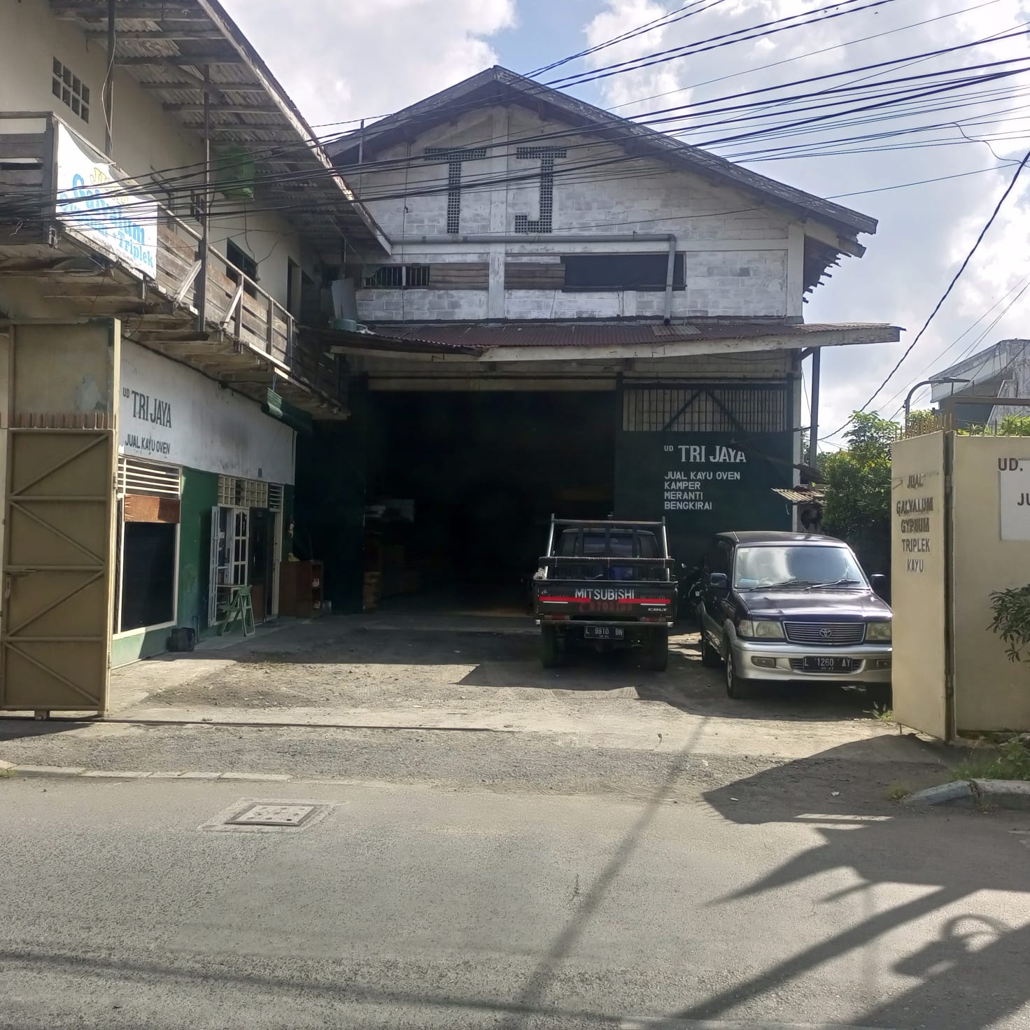 Dijual Gudang Strategis Lokasi di Kyai Abdul Karim Surabaya Timur - Image 1