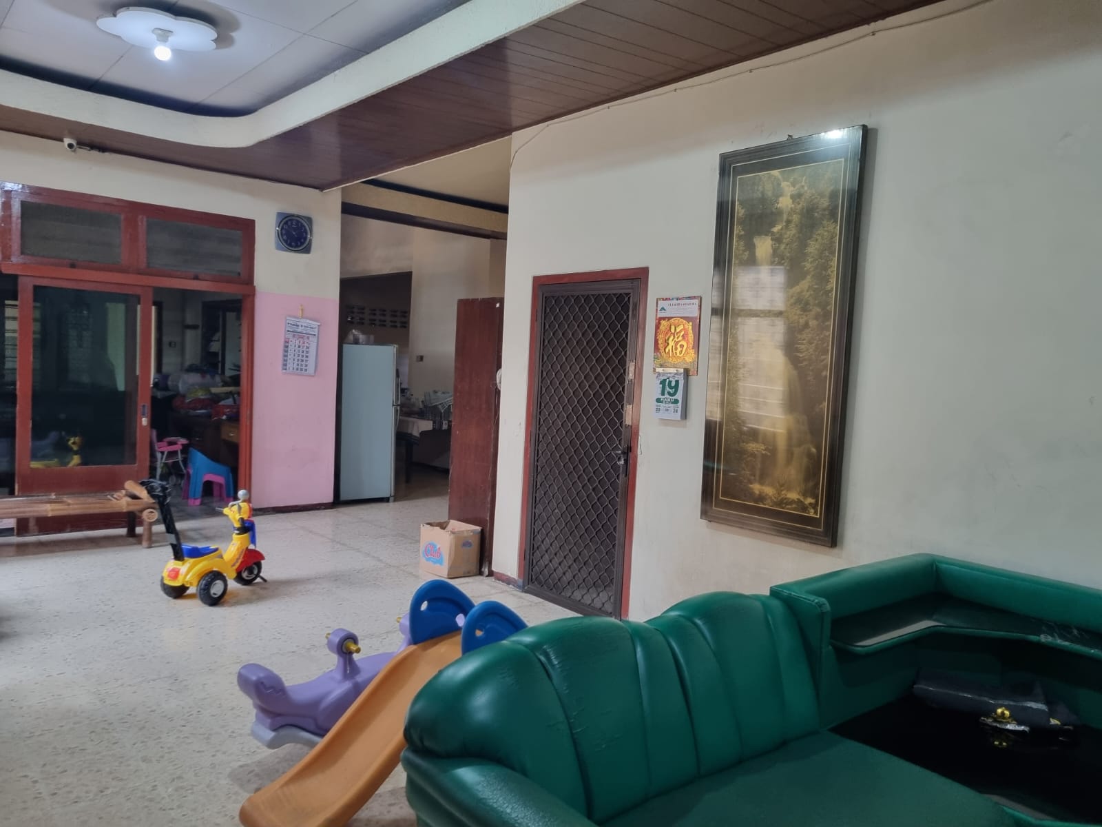 Dijual Rumah Nyaman Strategis di Jalan Petemon Surabaya Pusat - Image 1