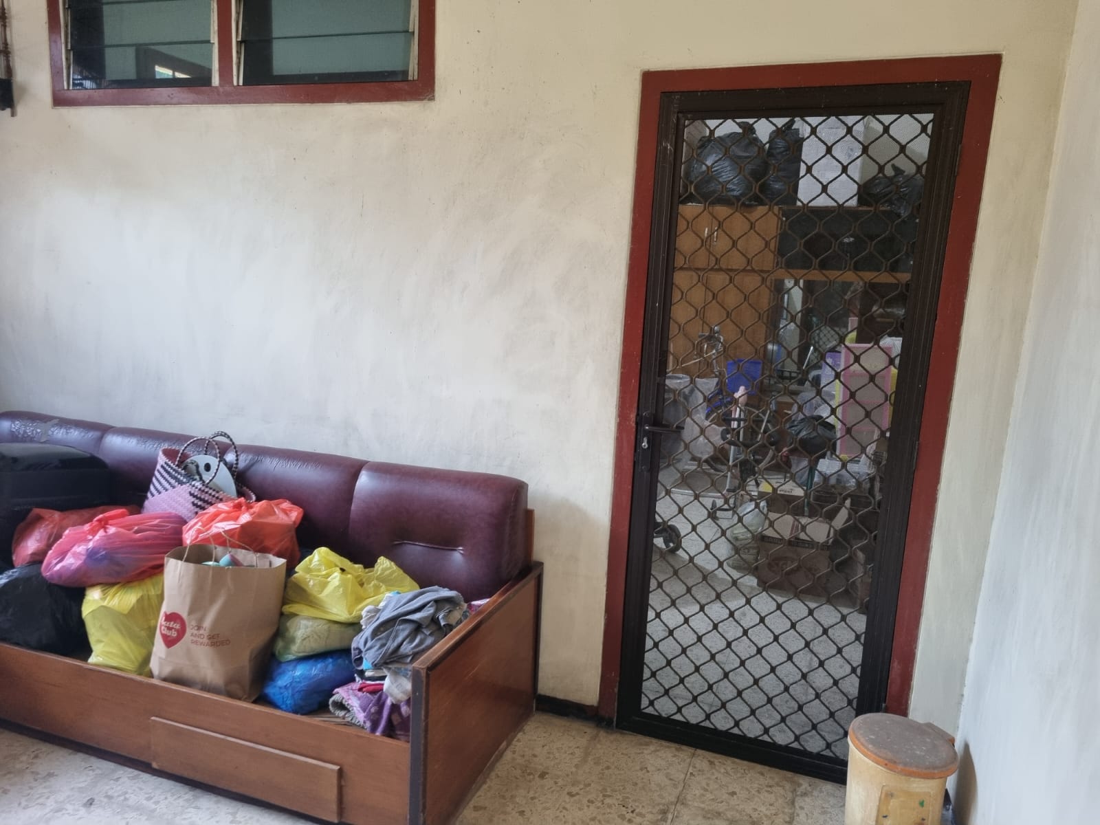 Dijual Rumah Nyaman Strategis di Jalan Petemon Surabaya Pusat - Thumbnail 3