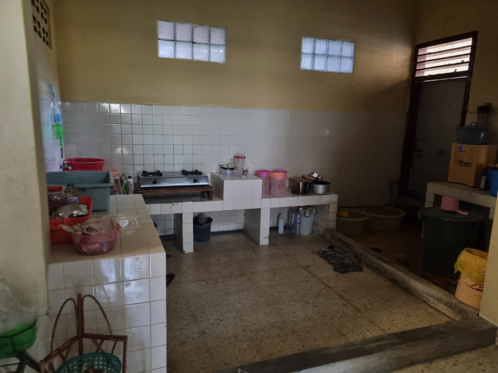 Dijual Rumah Nyaman Strategis di Jalan Petemon Surabaya Pusat - Thumbnail 4