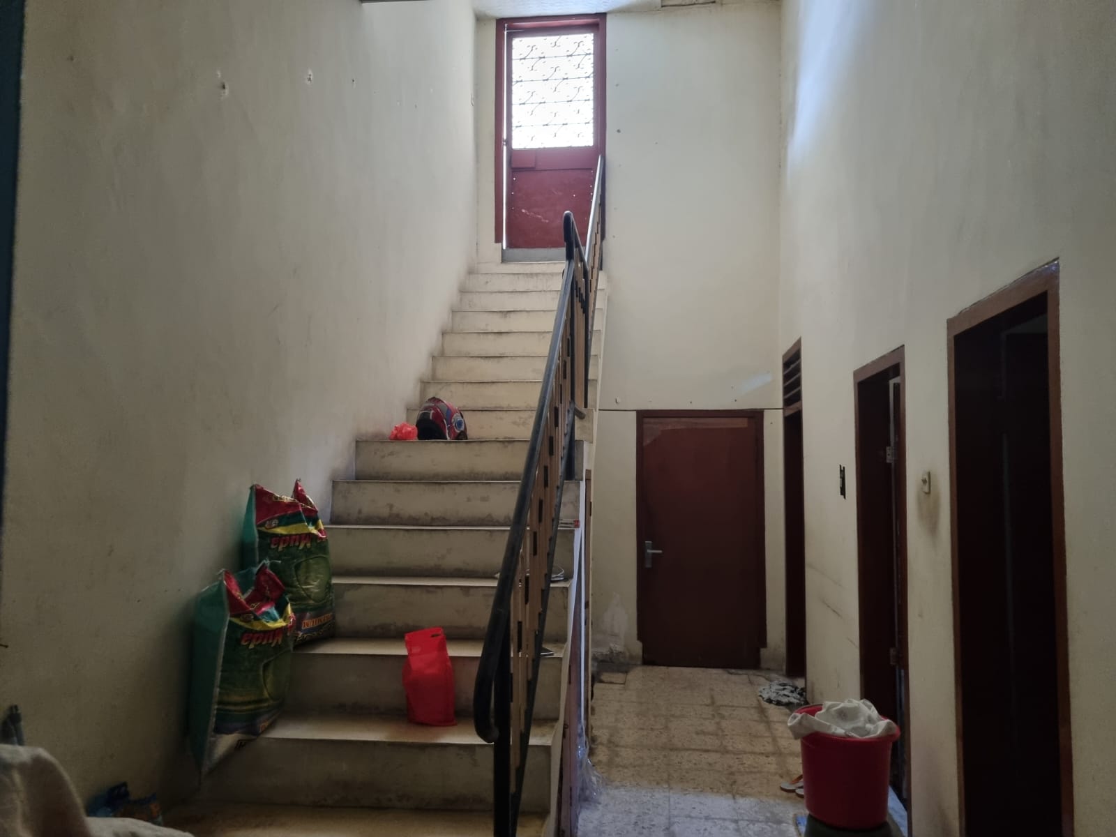 Dijual Rumah Nyaman Strategis di Jalan Petemon Surabaya Pusat - Thumbnail 5