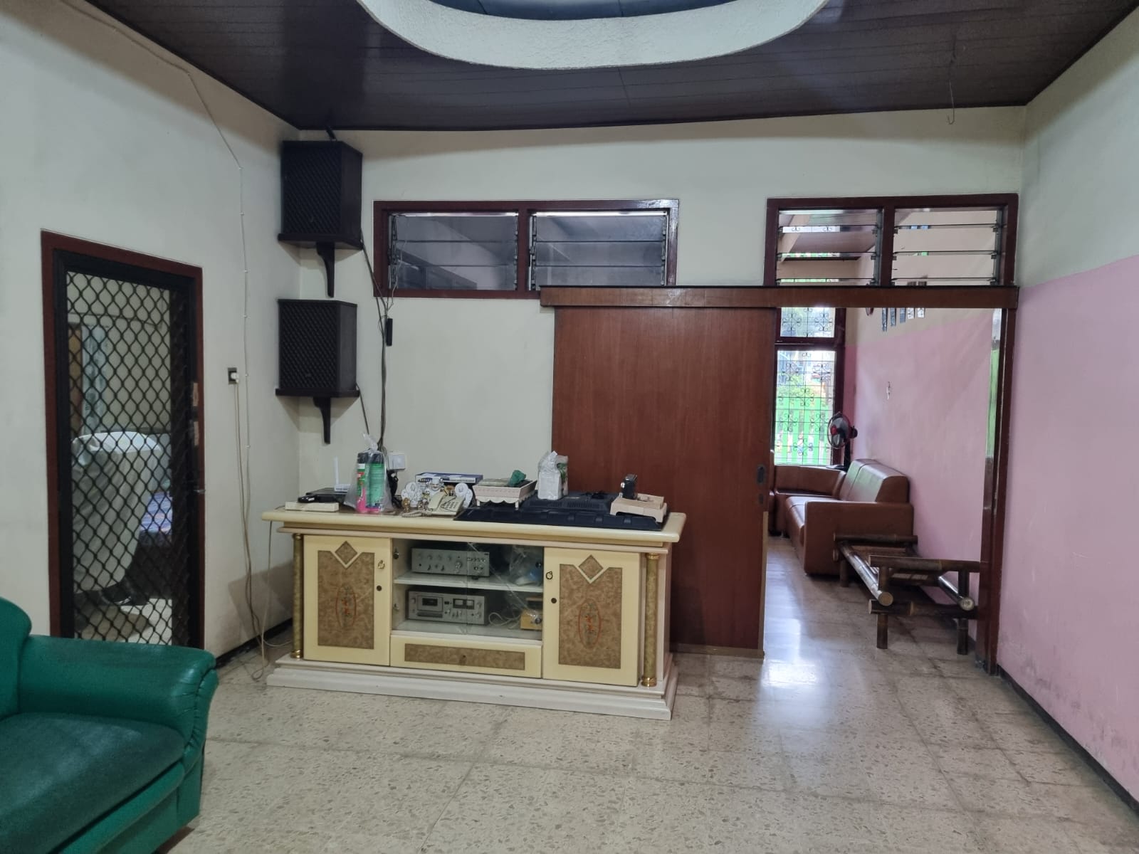 Dijual Rumah Nyaman Strategis di Jalan Petemon Surabaya Pusat - Thumbnail 8