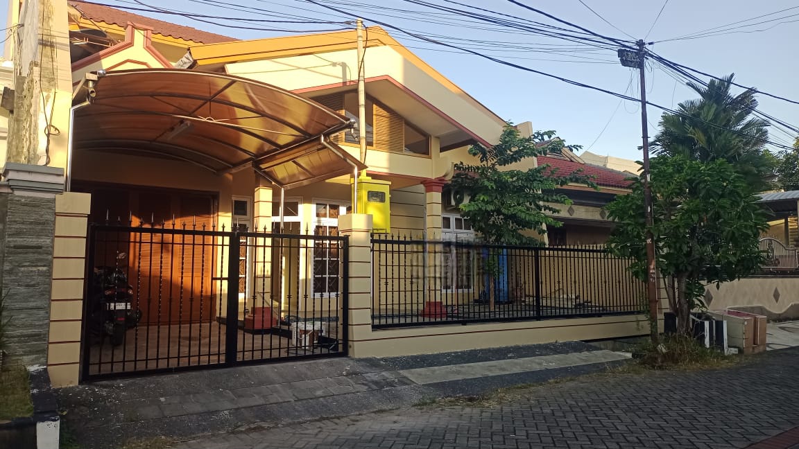 Disewakan Rumah Siap Huni Satelit Dekat Rumah Sakit Mitra Keluarga di Surabaya Barat - Image 1