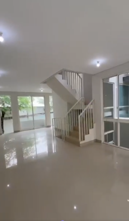 Dijual Rumah Mewah 3 Lantai di Wisata Bukit Mas Surabaya Barat - Thumbnail 6