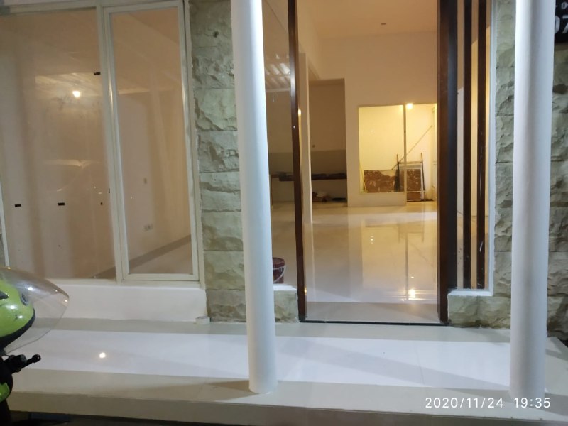 Dijual Rumah Strategis Greenhill Citraland Surabaya Barat - Image 1