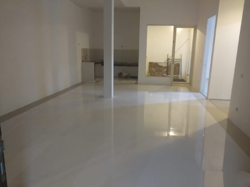 Dijual Rumah Strategis Greenhill Citraland Surabaya Barat - Thumbnail 3