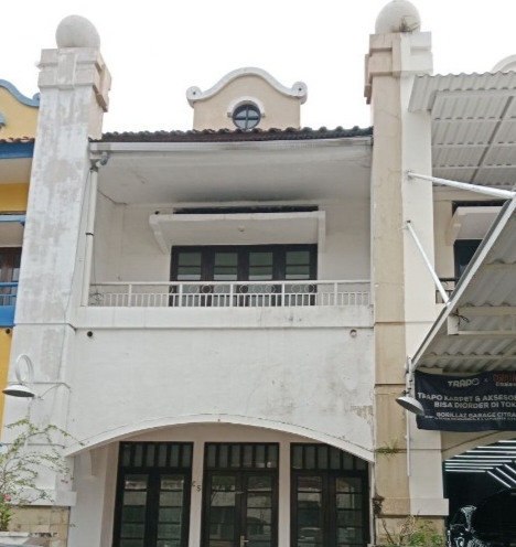 Disewakan Ruko Komersial Strategis di Sentra Taman Internasional Surabaya Barat - Image 1