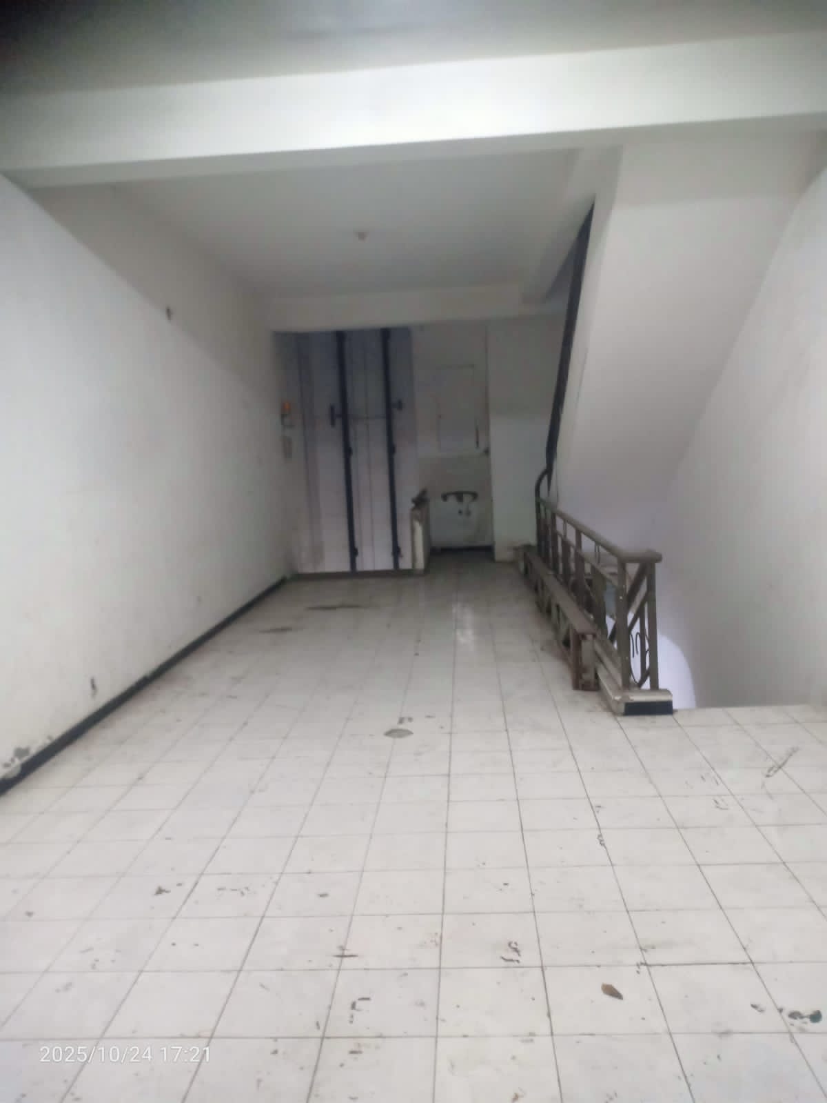 Jual Ruko 3 Lantai Murah Strategis Kenjeran Palaca Surabaya - Thumbnail 5