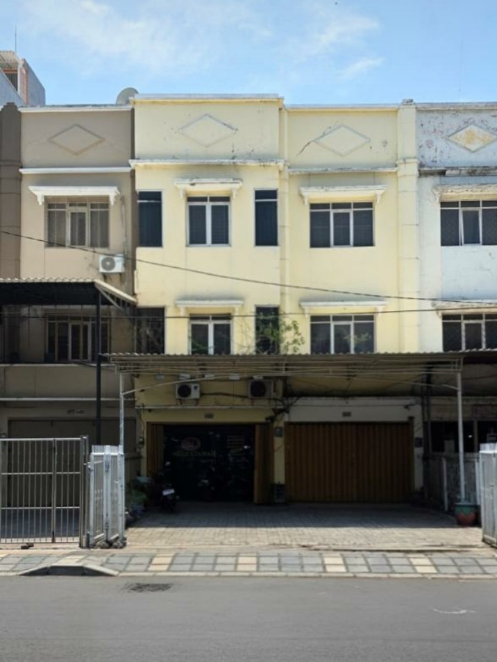 Dijual 2 Ruko Strategis Raya Arjuno Surabaya Pusat - Image 1