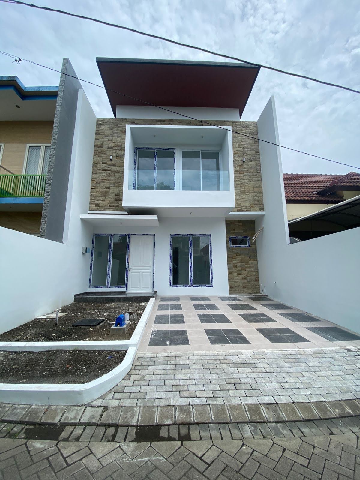 *Dijual Rumah 2 Lantai Baru Gress, Modern Minimalis Bukit Palma Citraland utara Surabaya Barat* - Image 1