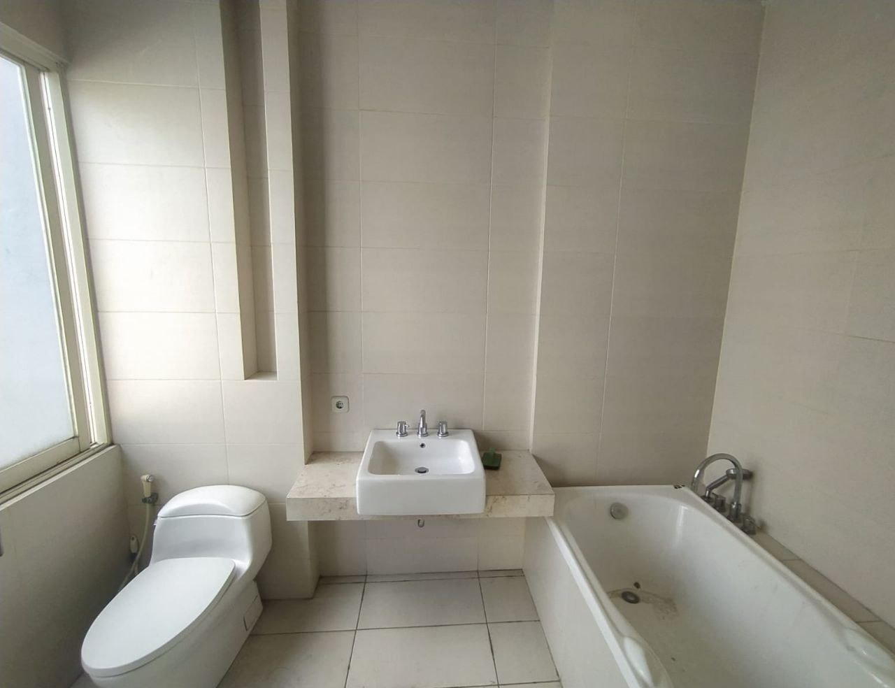 Jual Rumah Mewah Fasilitas Lengkap Royal Park Citraland Surabaya Barat - Thumbnail 5