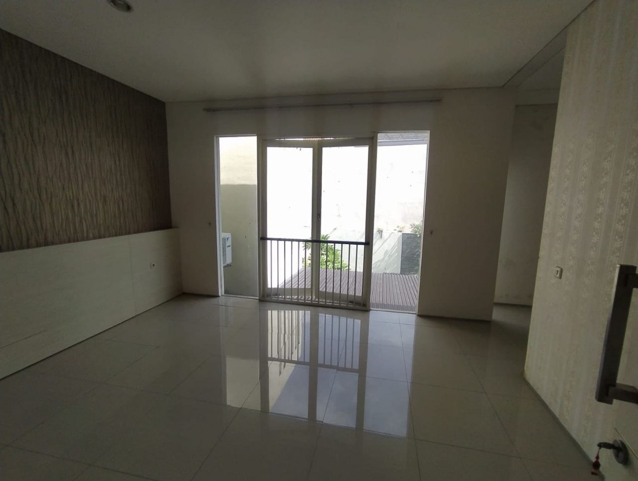 Jual Rumah Mewah Fasilitas Lengkap Royal Park Citraland Surabaya Barat - Thumbnail 6