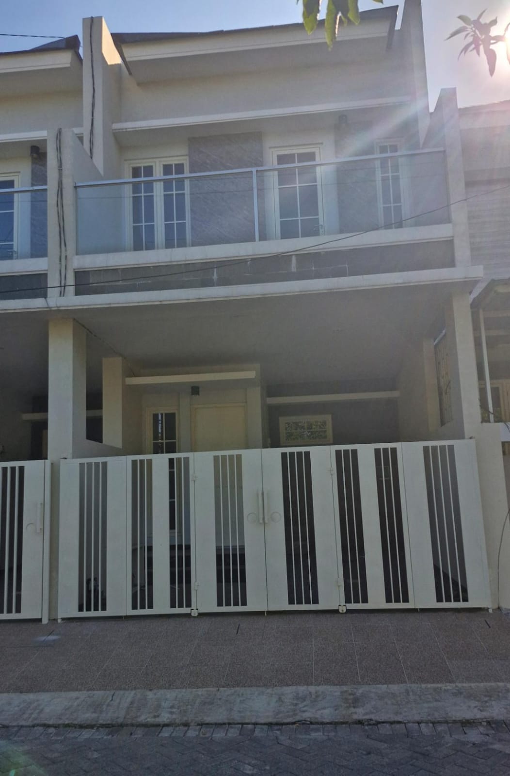 Jual Rumah Baru 2 Lantai Tenggilis Mejoyo Lokasi Strategis Surabaya Timur - Image 1