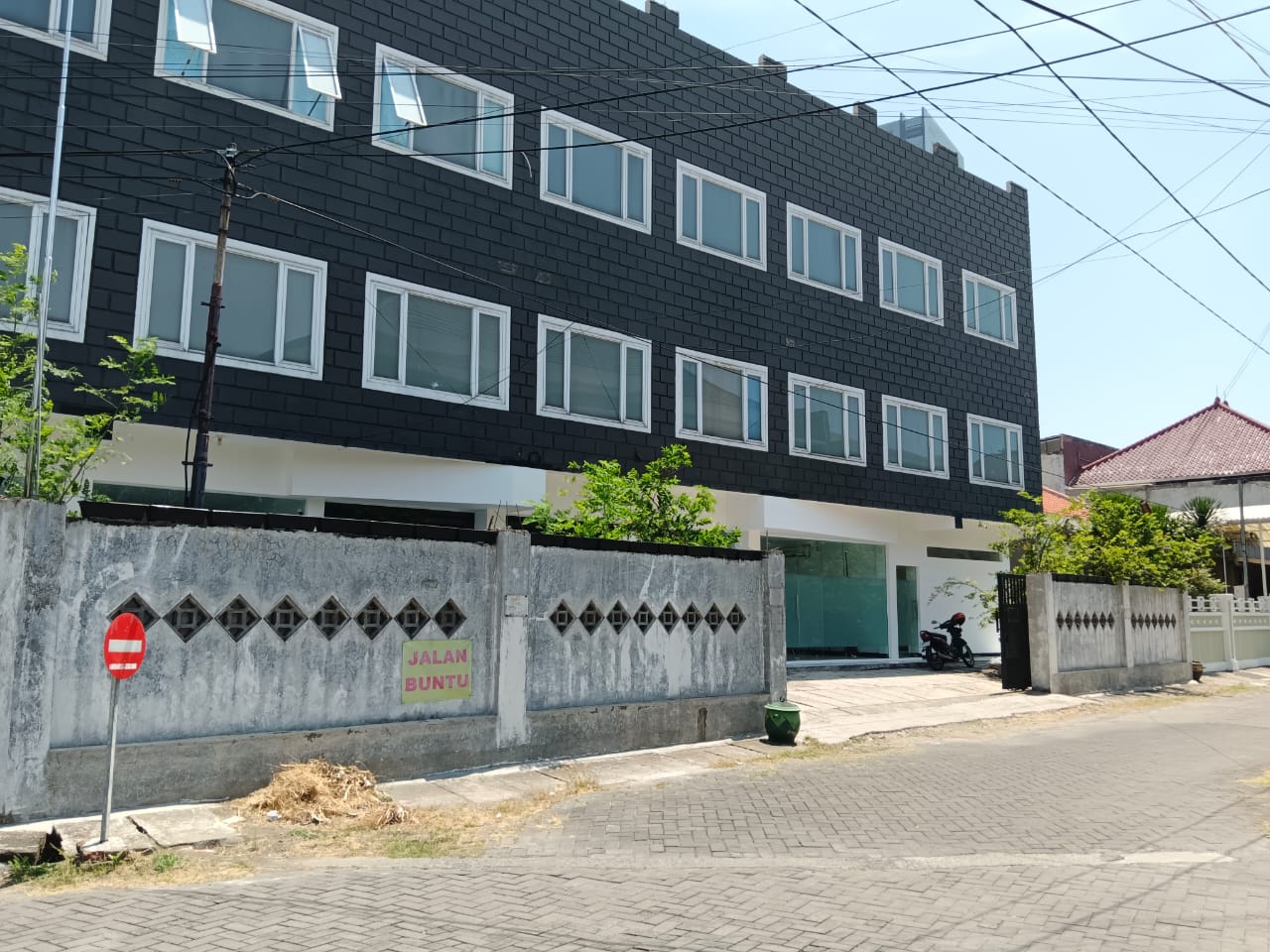 Dijual/Disewakan PUTAT Office Building 48 Ruang Usaha / Kantor Putat Indah Timur – Surabaya Barat - Image 1