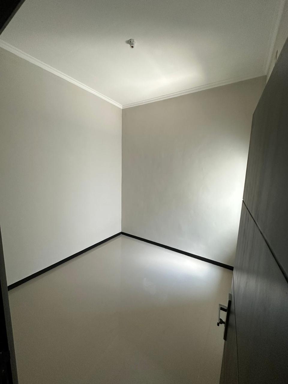 Dijual Rumah Jl. Gunung Anyar Grand Alana Surabaya dengan Lingkungan Tenang - Thumbnail 5