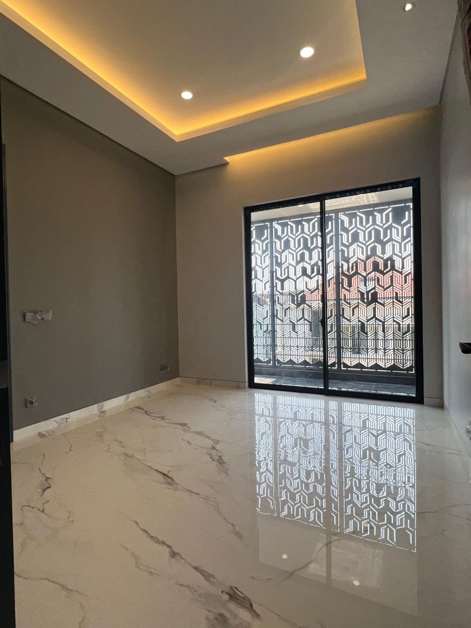 Jual Rumah Mewah Baru 2 Lantai Water Front Lokasi Premium Citraland Surabaya Barat - Thumbnail 3