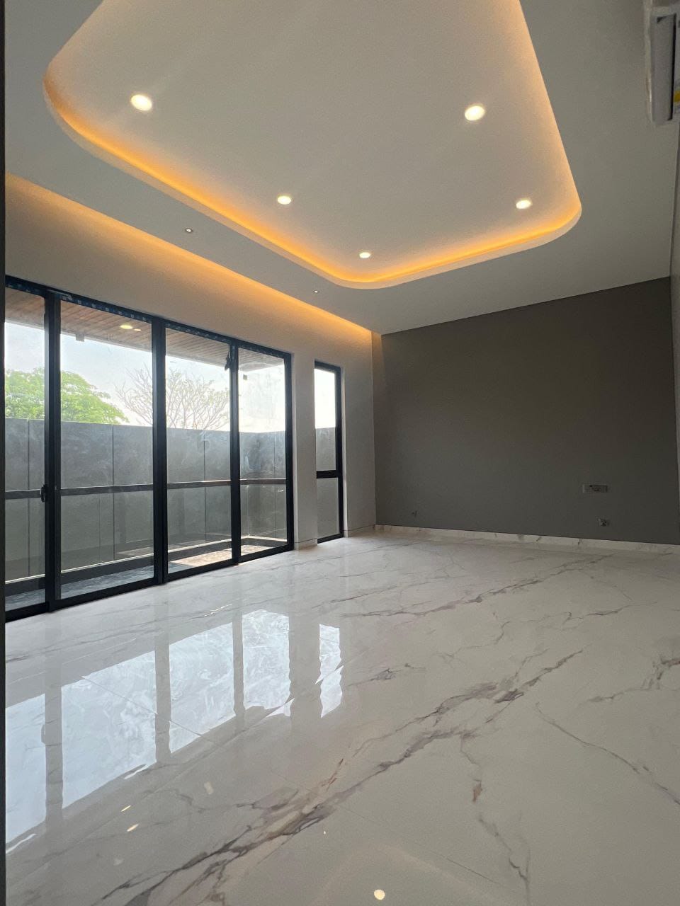 Jual Rumah Mewah Baru 2 Lantai Water Front Lokasi Premium Citraland Surabaya Barat - Thumbnail 4