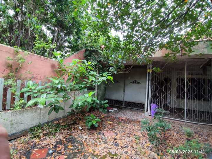 Dijual/Disewakan Rumah Besar di Jalan WR. Supratman Surabaya Pusat - Image 1