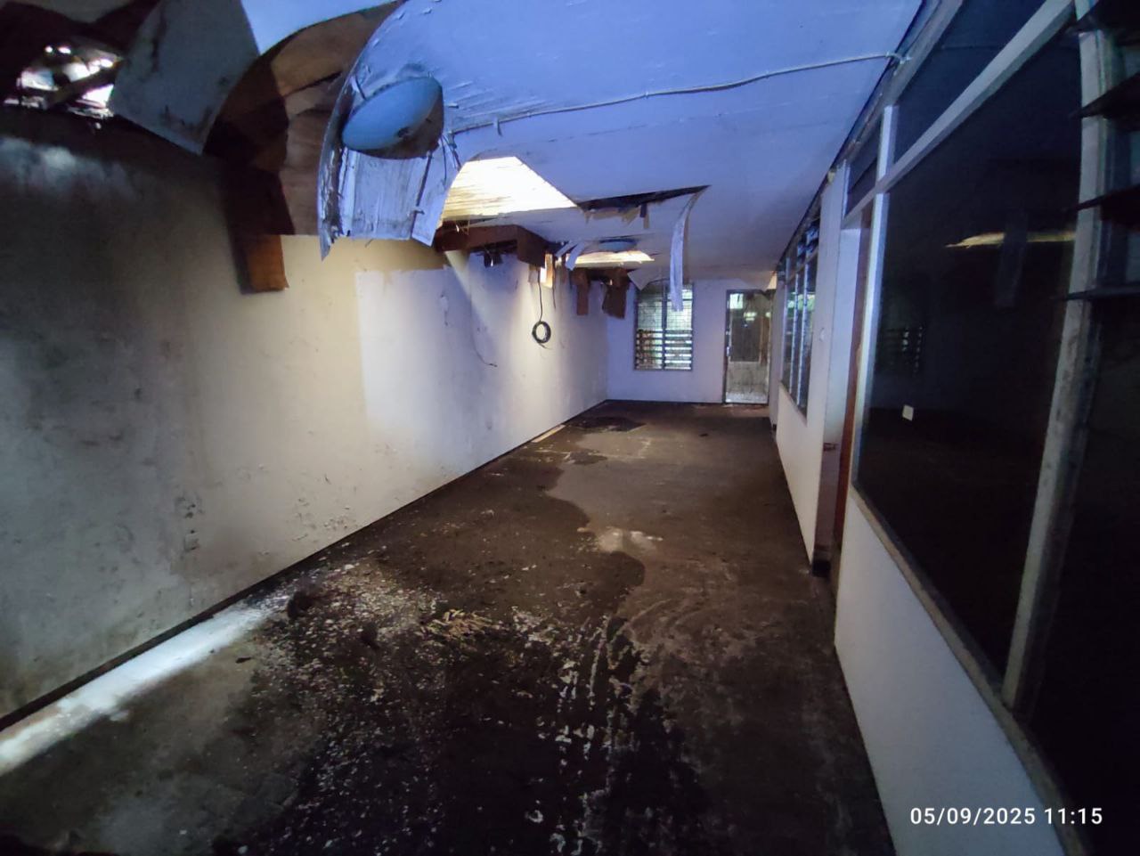 Dijual/Disewakan Rumah Besar di Jalan WR. Supratman Surabaya Pusat - Thumbnail 5