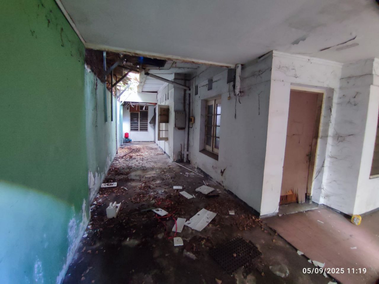 Dijual/Disewakan Rumah Besar di Jalan WR. Supratman Surabaya Pusat - Thumbnail 6