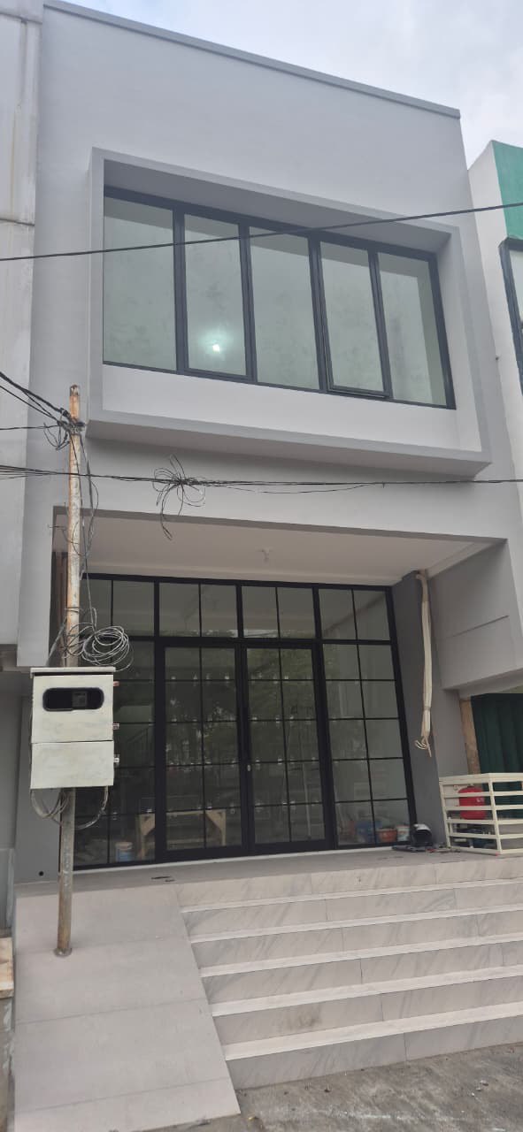 Disewakan Ruko Strategis 2 Lantai di Darmo Park 2 Surabaya Barat - Image 1