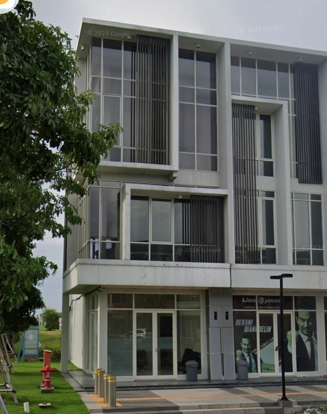 Disewakan Ruko Northwest Boulevard Hook Lokasi Strategis Citraland Surabaya Barat - Image 1