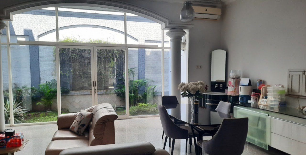 Dijual Rumah Bagus Terawat Babatan Pratama Wiyung Surabaya Barat - Image 1