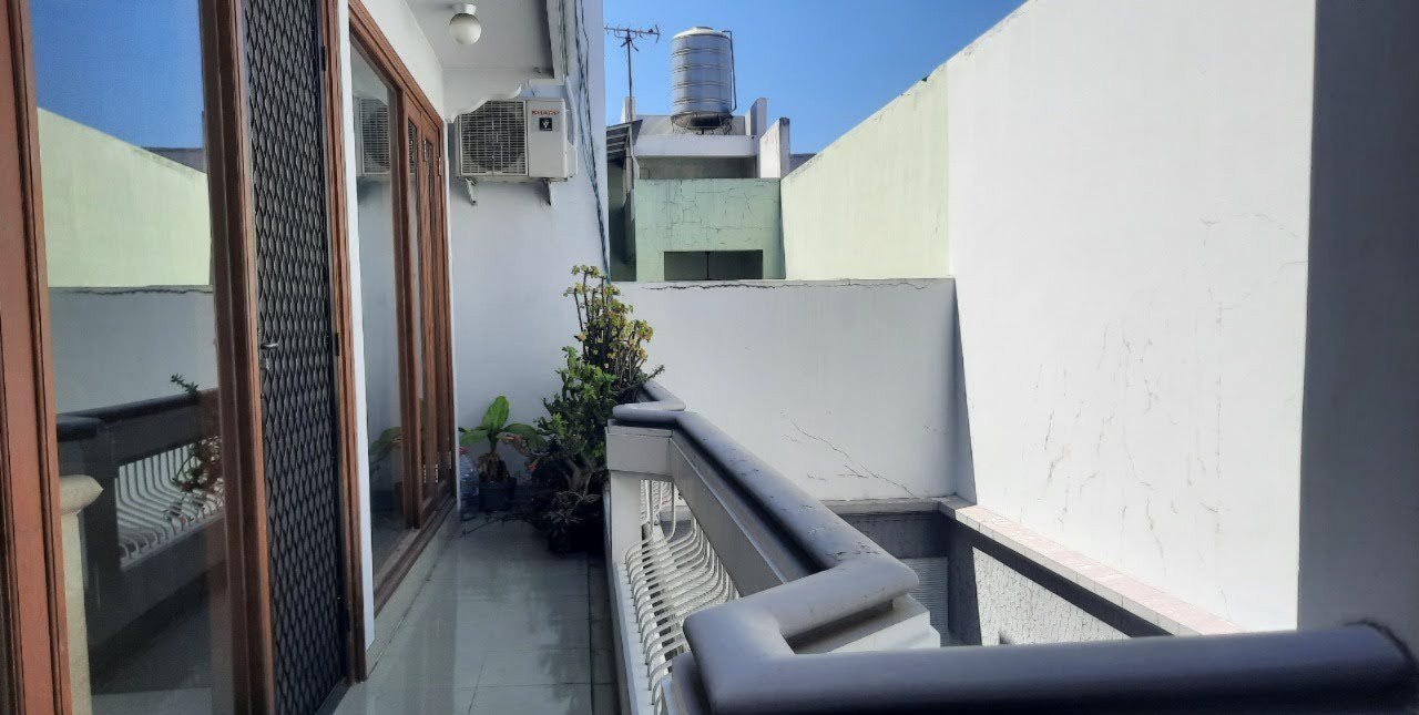 Dijual Rumah Bagus Terawat Babatan Pratama Wiyung Surabaya Barat - Thumbnail 5