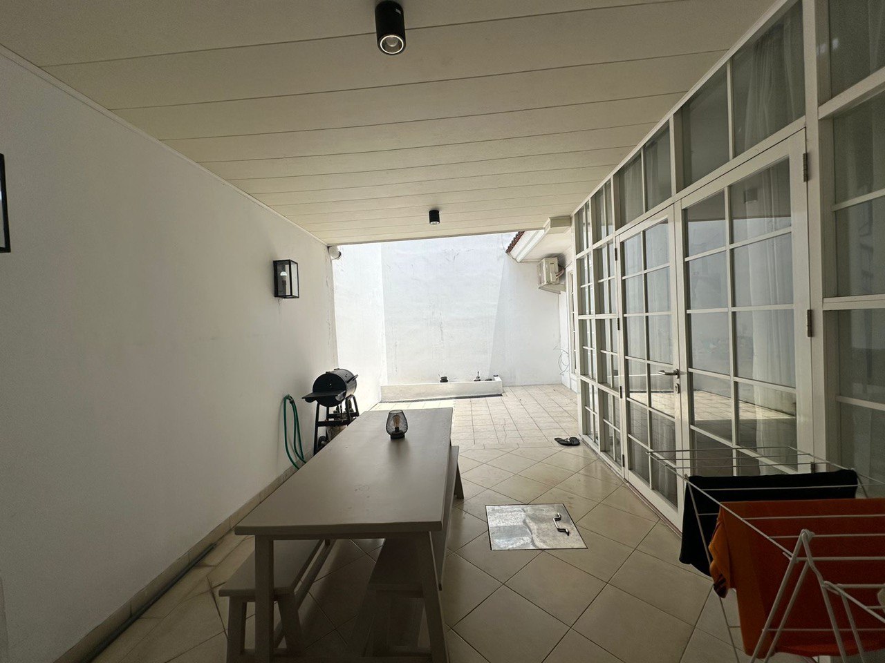 Dijual Rumah Terawat Pakuwon Indah Surabaya Barat - Thumbnail 2