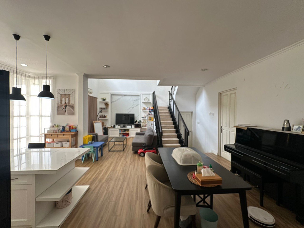 Dijual Rumah Terawat Pakuwon Indah Surabaya Barat - Thumbnail 3