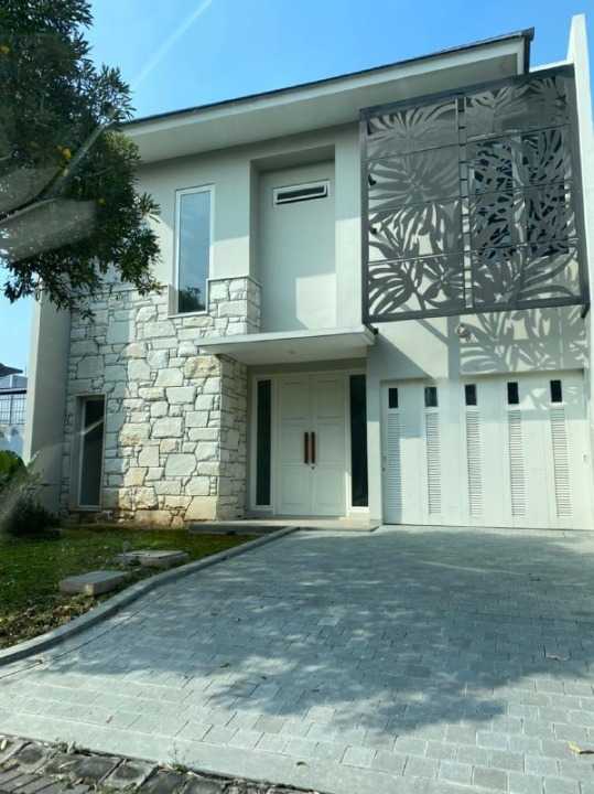 Dijual Rumah Mewah The Mansion Pakuwon Indah Surabaya Barat - Image 1