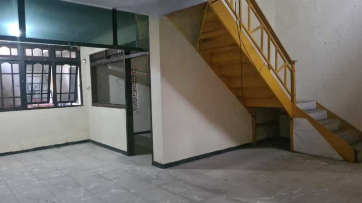 Dijual Rumah Hitung Tanah Strategis Cocok Untuk Usaha Kos Kosan di Ketintang Baru Surabaya Selatan - Image 1