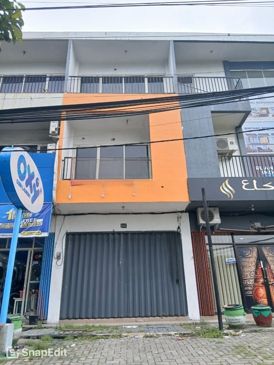 Disewakan Ruko 3 Lantai Komersial Strategis di Gayungsari Barat, Surabaya Selatan - Image 1